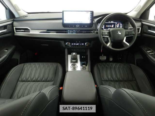 Mitsubishi OUTLANDER PHEV 2025-04 7810806-2