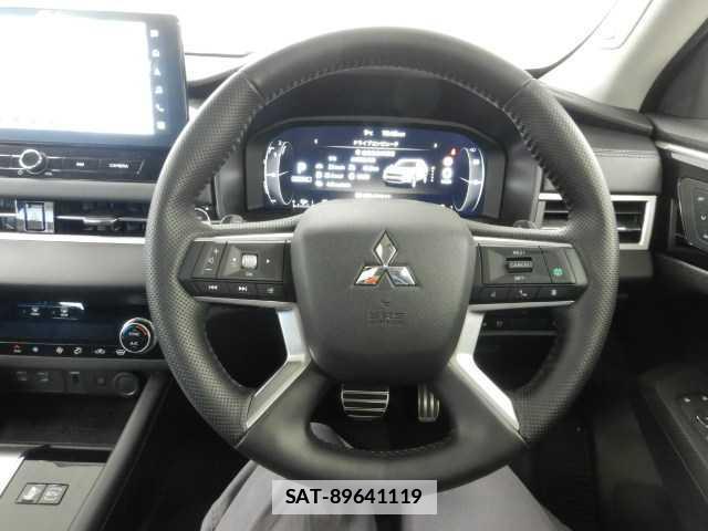 Mitsubishi OUTLANDER PHEV 2025-04 7810806-7