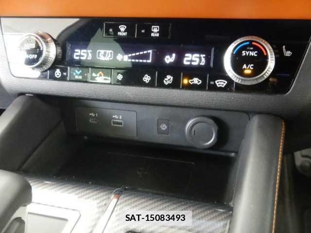 Mitsubishi OUTLANDER PHEV 2023-01 7810876-8