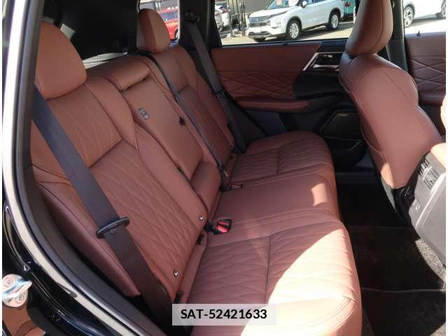 Mitsubishi OUTLANDER 2024-11 7806665-7