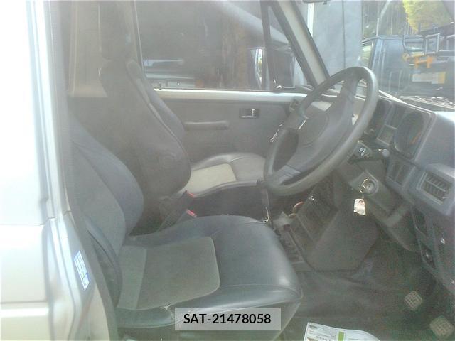Mitsubishi PAJERO 1990-06 7798390-4