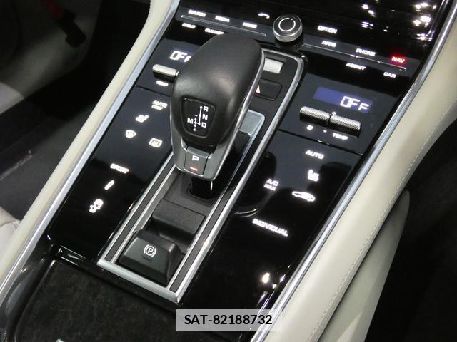 Porsche PANAMERA 2017-06 7794550-13