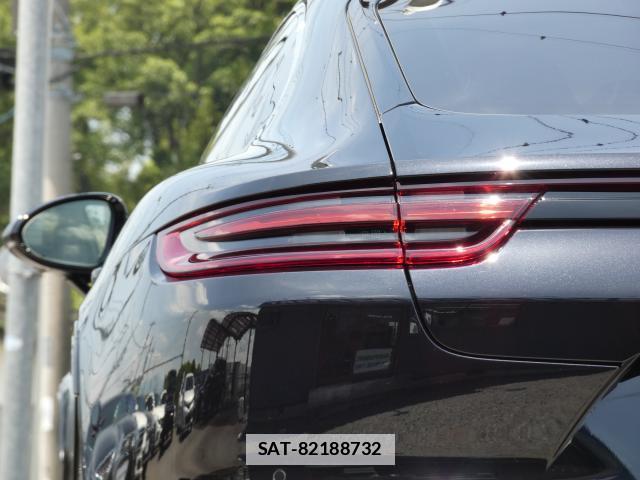Porsche PANAMERA 2017-06 7794550-3