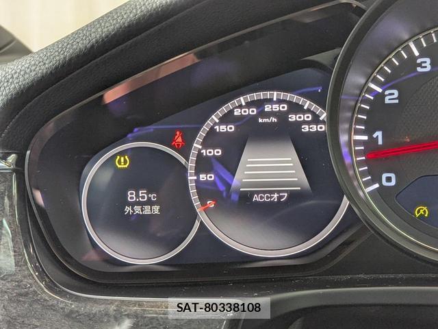 Porsche PANAMERA 2017-08 7795297-12