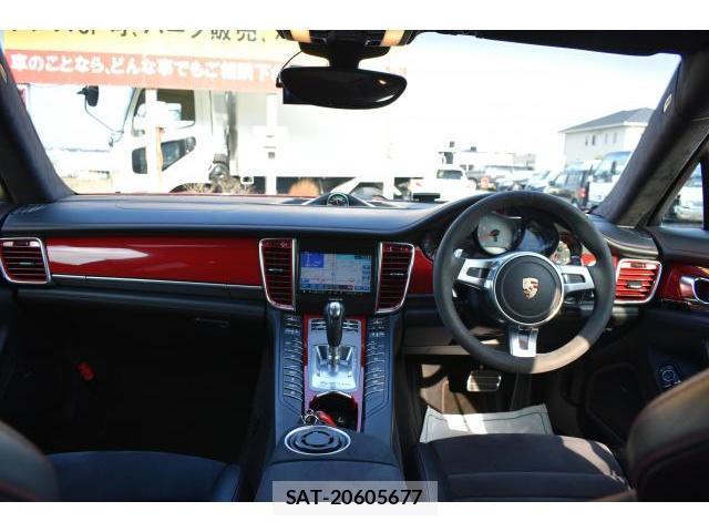 Porsche PANAMERA 2013-06 7796540-2