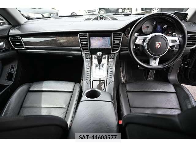 Porsche PANAMERA 2011-05 7796615-1
