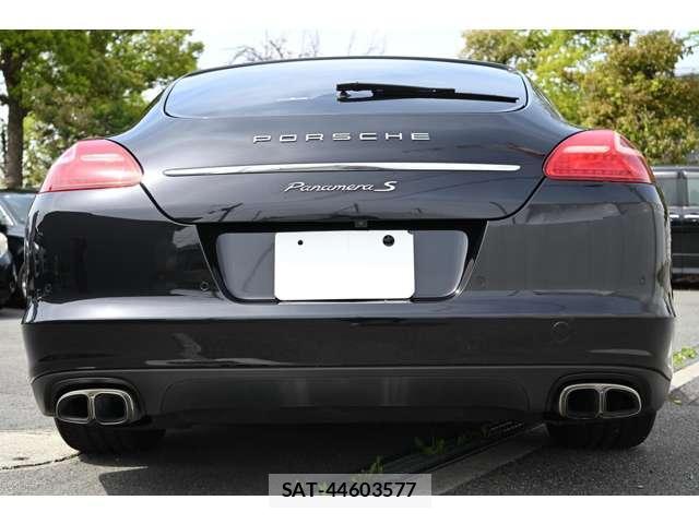 Porsche PANAMERA 2011-05 7796615-5