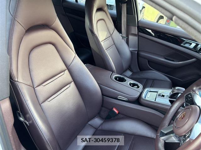 Porsche PANAMERA 2018-05 7797810-11