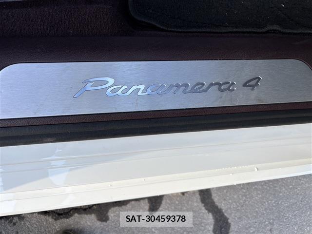 Porsche PANAMERA 2018-05 7797810-12