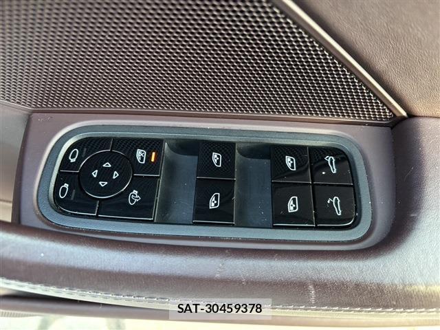 Porsche PANAMERA 2018-05 7797810-15