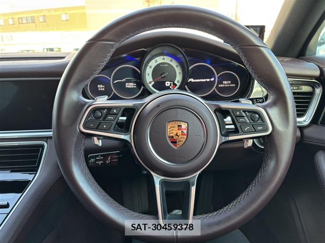 Porsche PANAMERA 2018-05 7797810-16