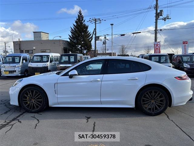 Porsche PANAMERA 2018-05 7797810-4