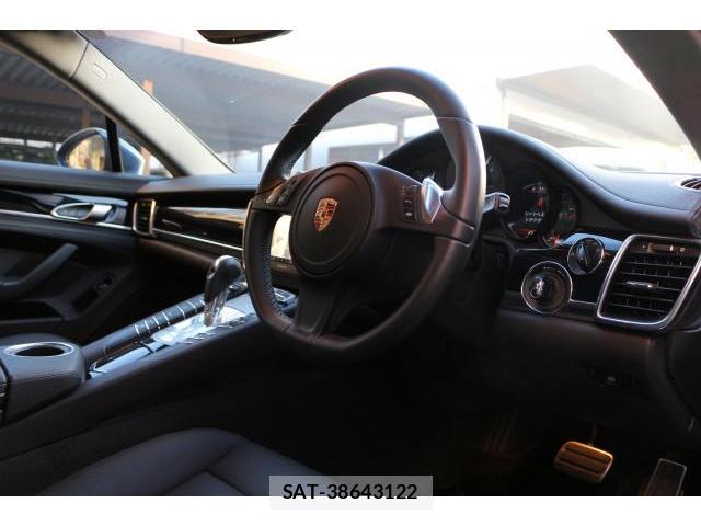Porsche PANAMERA 2013-04 7799744-2