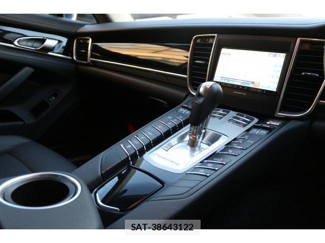 Porsche PANAMERA 2013-04 7799744-6