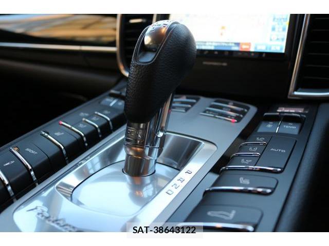 Porsche PANAMERA 2013-04 7799744-7