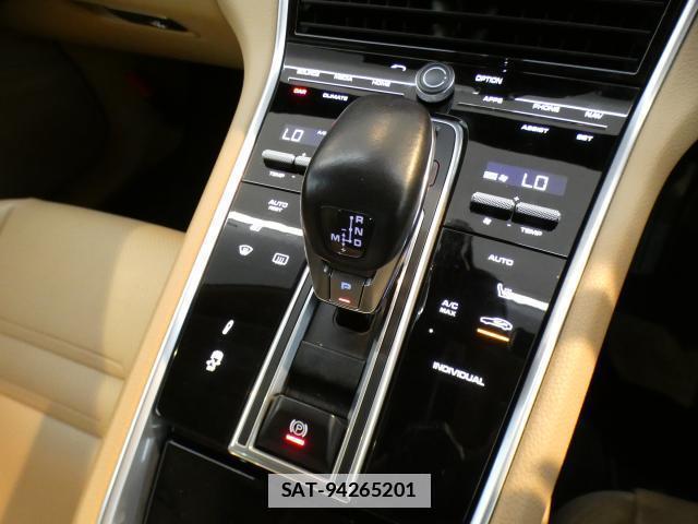 Porsche PANAMERA 2018-12 7800563-13