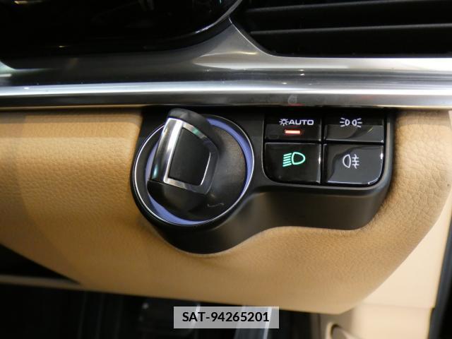 Porsche PANAMERA 2018-12 7800563-15