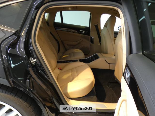 Porsche PANAMERA 2018-12 7800563-19