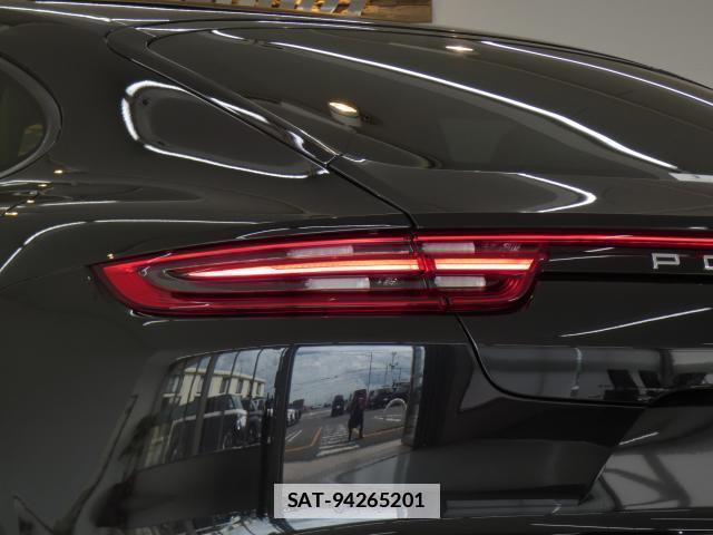 Porsche PANAMERA 2018-12 7800563-3