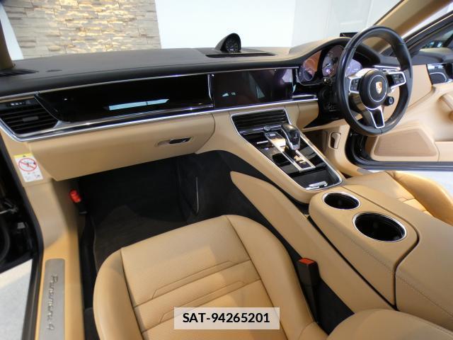 Porsche PANAMERA 2018-12 7800563-6