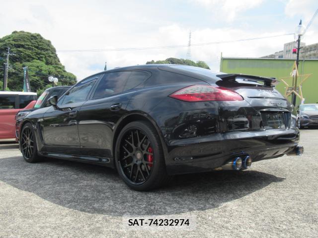 Porsche PANAMERA 2010-02 7802702-19