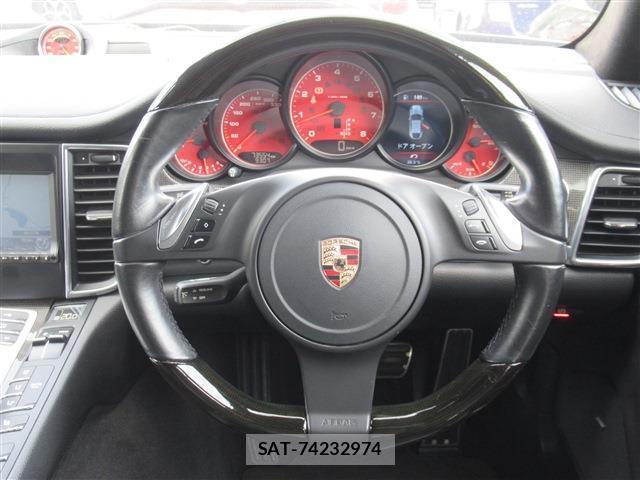 Porsche PANAMERA 2010-02 7802702-4
