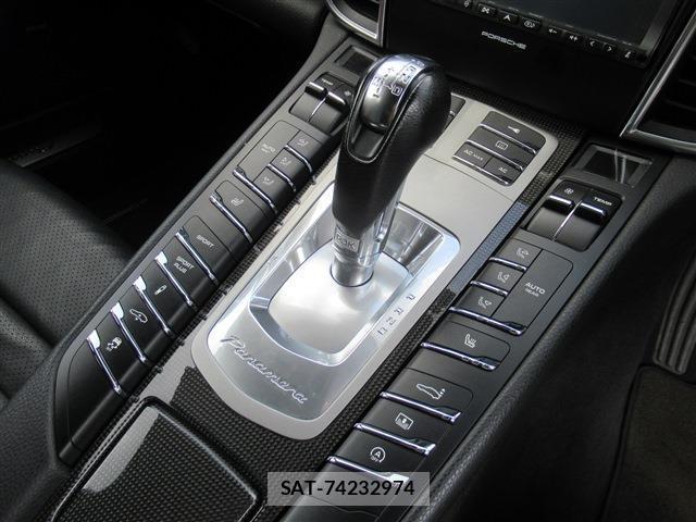 Porsche PANAMERA 2010-02 7802702-6