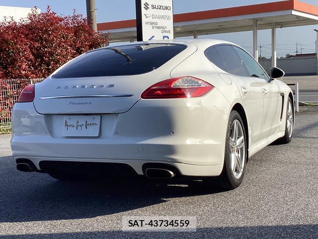 Porsche PANAMERA 2011-10 7804330-16