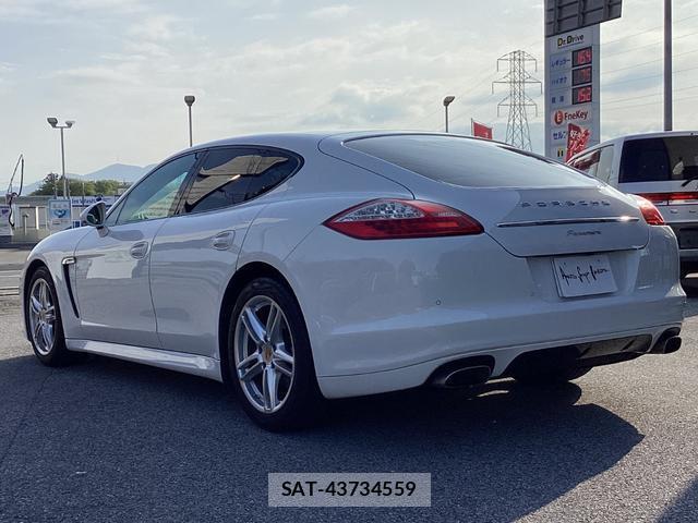 Porsche PANAMERA 2011-10 7804330-18