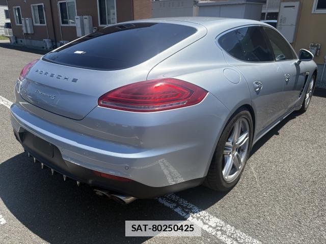 Porsche PANAMERA 2013-09 7805669-3