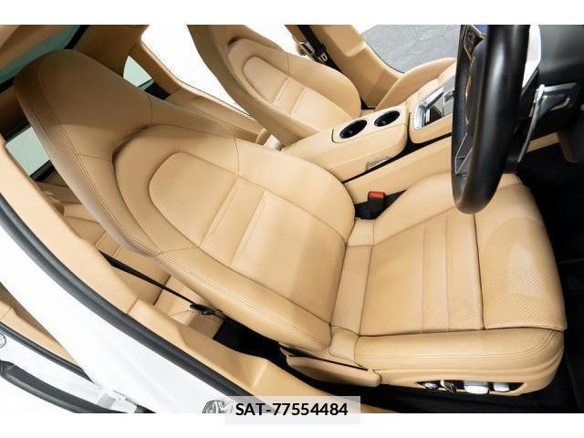 Porsche PANAMERA 2018-06 7807060-11