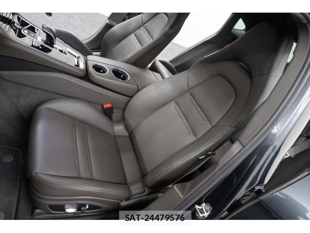 Porsche PANAMERA 2017-09 7807070-12