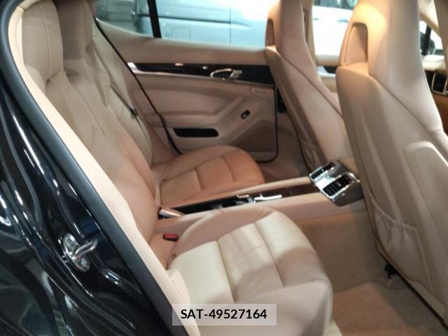 Porsche PANAMERA 2010-01 7810364-5