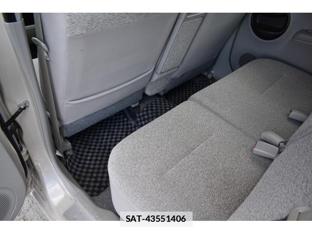 Toyota PASSO 2010-11 7796529-10