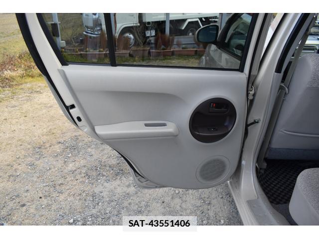 Toyota PASSO 2010-11 7796529-18