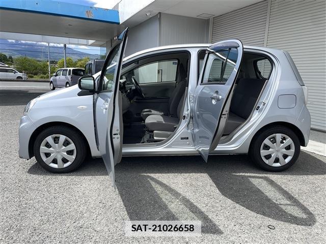 Toyota PIXIS EPOCH 2016-03 7792943-11
