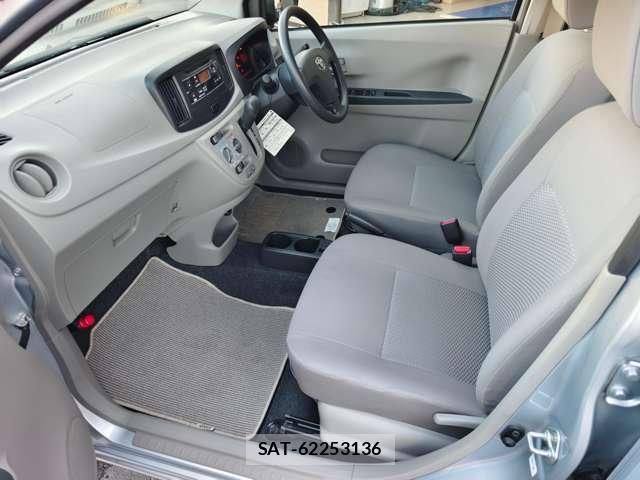 Toyota PIXIS EPOCH 2014-02 7808468-10