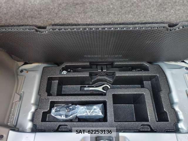 Toyota PIXIS EPOCH 2014-02 7808468-15