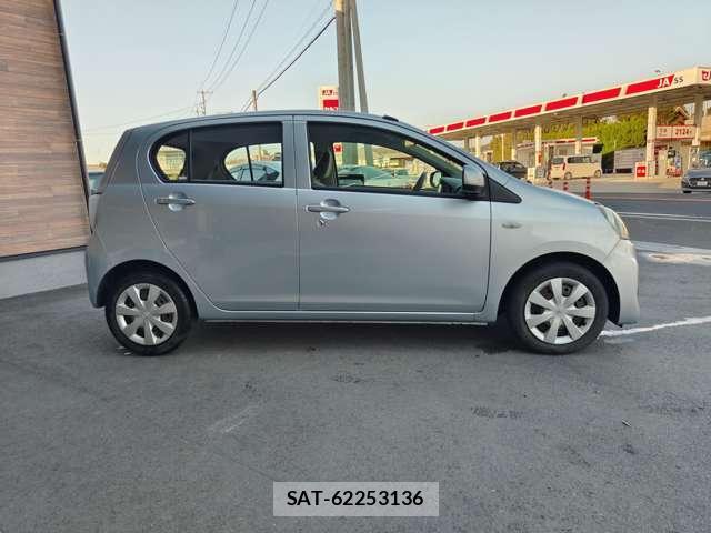 Toyota PIXIS EPOCH 2014-02 7808468-3