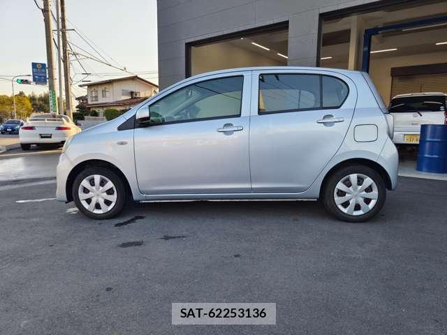 Toyota PIXIS EPOCH 2014-02 7808468-4