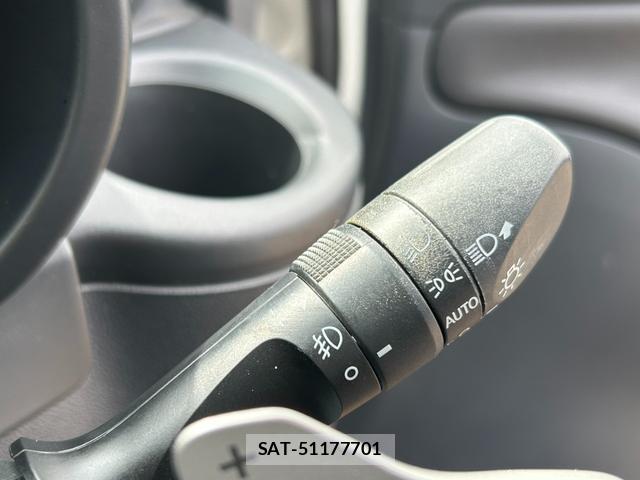 Toyota PIXIS JOY 2017-04 7806490-11