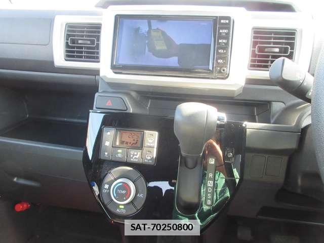 Toyota Pixis Mega 2021-04 7793230-14