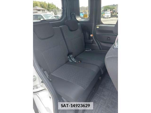 Toyota Pixis Mega 2019-01 7797343-11