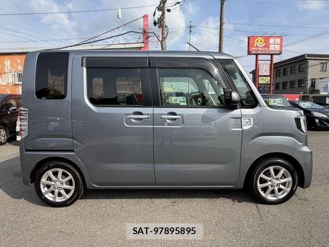 Toyota Pixis Mega 2017-02 7798225-10