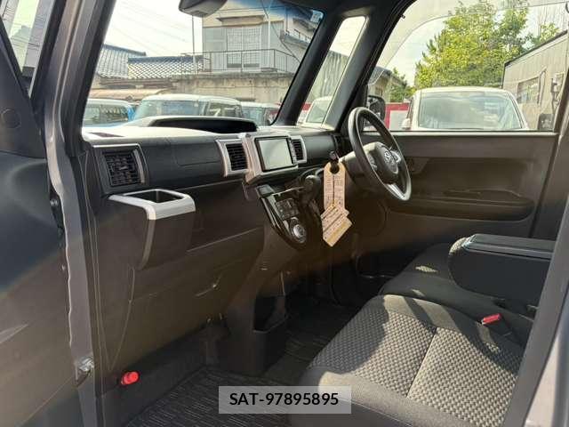 Toyota Pixis Mega 2017-02 7798225-12