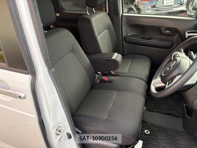 Toyota Pixis Mega 2022-08 7802644-13