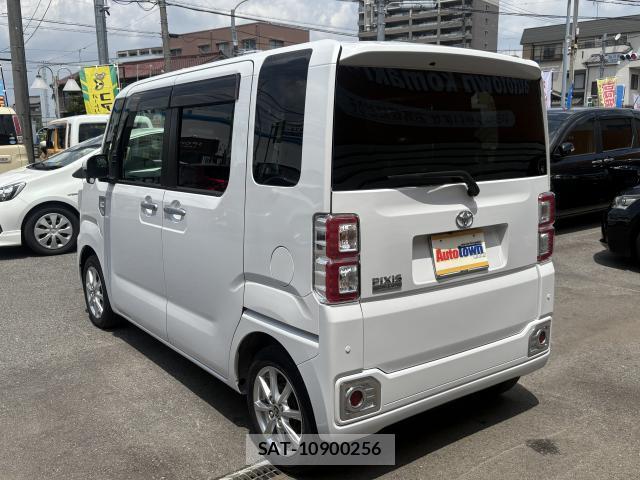 Toyota Pixis Mega 2022-08 7802644-2