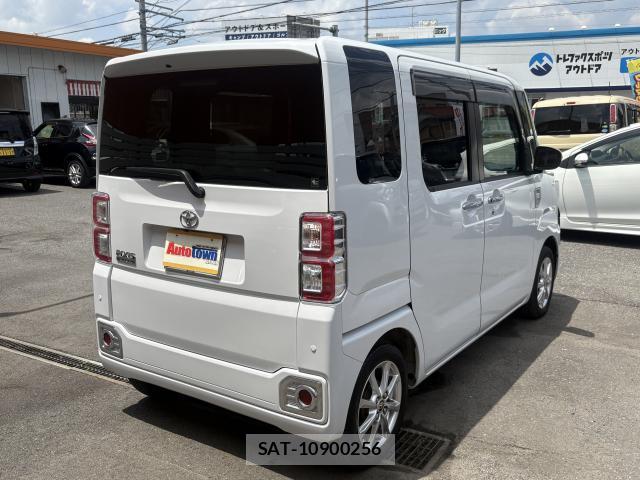 Toyota Pixis Mega 2022-08 7802644-9