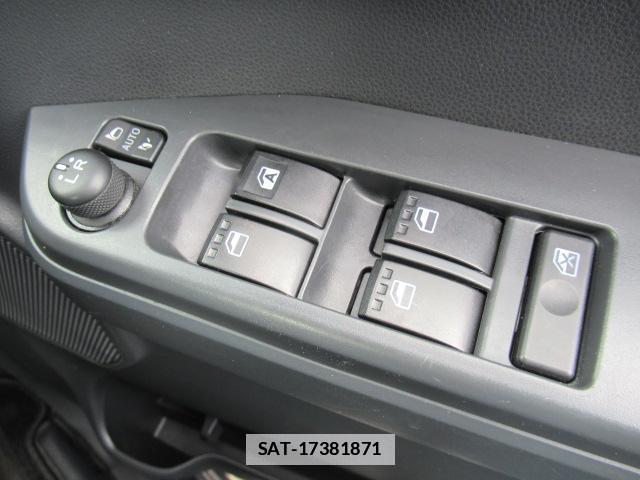 Toyota Pixis Mega 2021-02 7802721-10