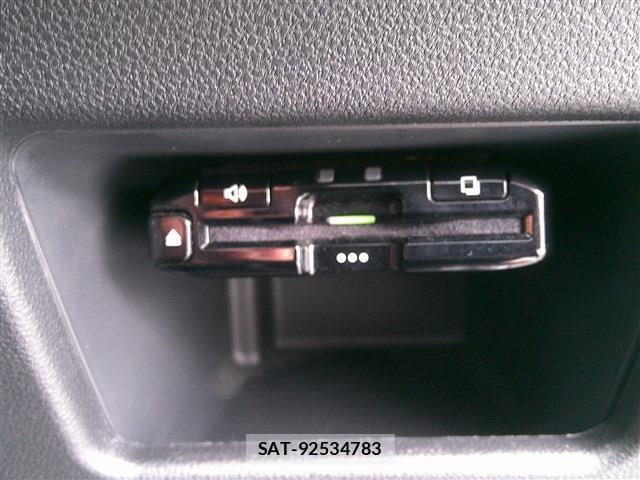 Toyota Pixis Mega 2017-09 7802954-13
